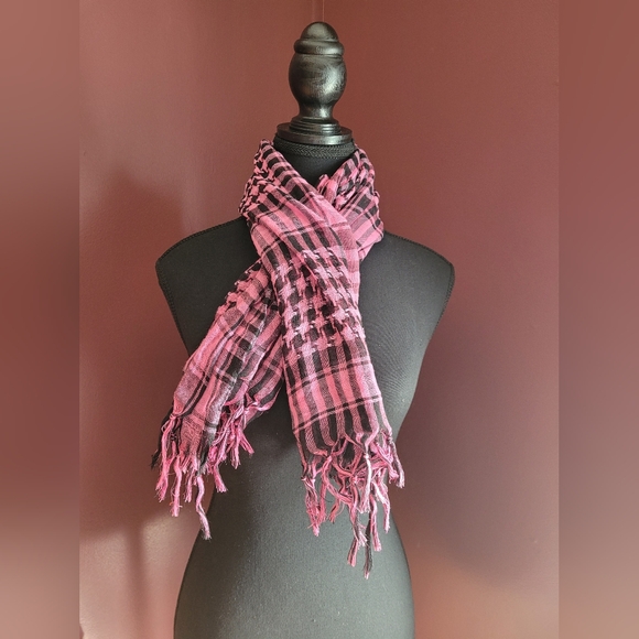 Accessories - NWOT Scarf